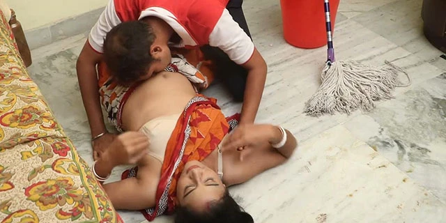 बेंगाली सेक्सी फिल्म – नौकरानी क्लिप