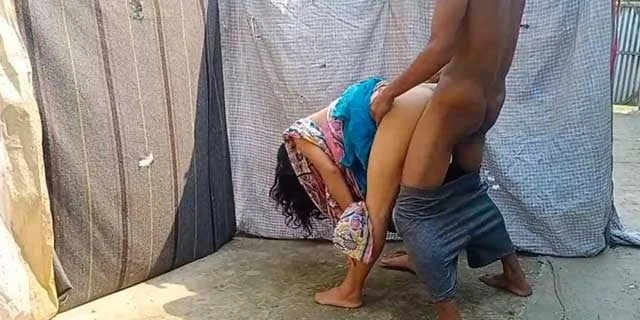 भाभी की चूत चुदाई खुले में होली के दिन हिंदी