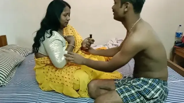 चिल्लूम पीने वाली औरत को चोदा देवर ने सेक्स