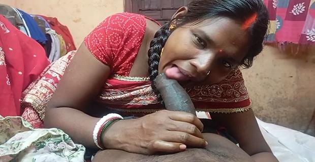 सेक्सी – देहाती बंगाली भाभी काला लंड चूसकर माल निकाली