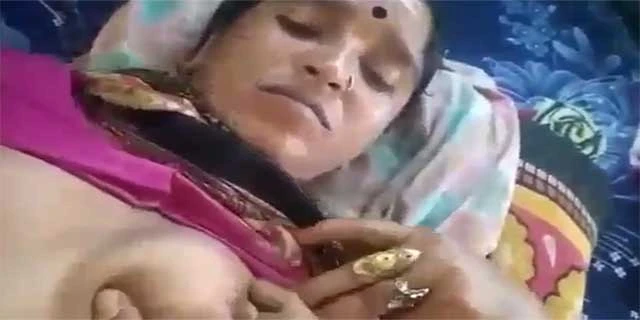 देहाती भाभी की चूत चोदा चाचा ने बीएफ