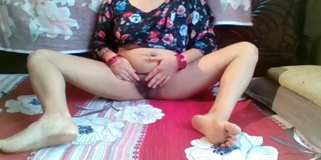 सेक्स – घर की नौकरानी को हस्तमैथुन करते हुए रंगे हातो पकरा