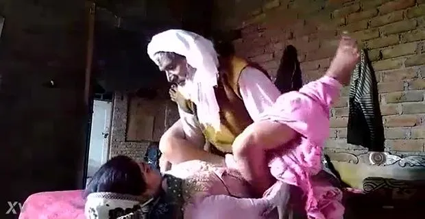 हिंदी क्सक्सक्स मूवी मुस्लिम बहु की तबू सेक्स ससुर साथ सेक्सी