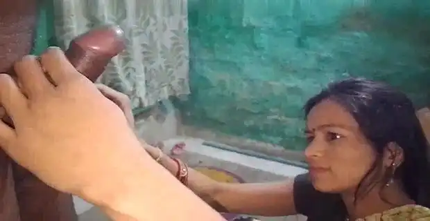 हॉट हिंदी बीएफ बीएफ नौकरानी ने मालिक का लंड पकड़ा