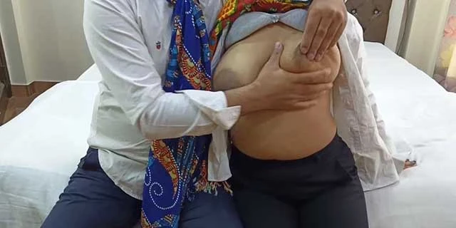 होटेल रूम मे कॉलेज फ्रेंड की क्सक्सक्स हॉट चुदाई