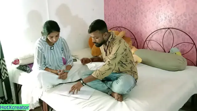कॉलेज गर्ल ने अपने टीचर के साथ सेक्स किया देसी