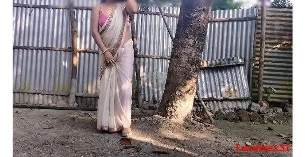 खुले में बीवी ने चूत चुदवायी पड़ोसी के साथ क्लिप
