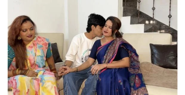 माँ और चाची की चूत एक साथ चोदा ठरकी बॉय लंड से देसी